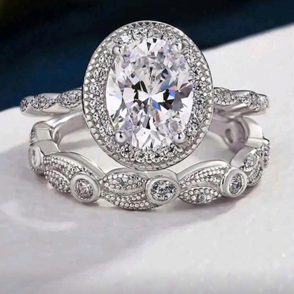 2pcs Elegant Silver Round Cut Cubic Zirconia Ring Set size 7 - Picture 3 of 4